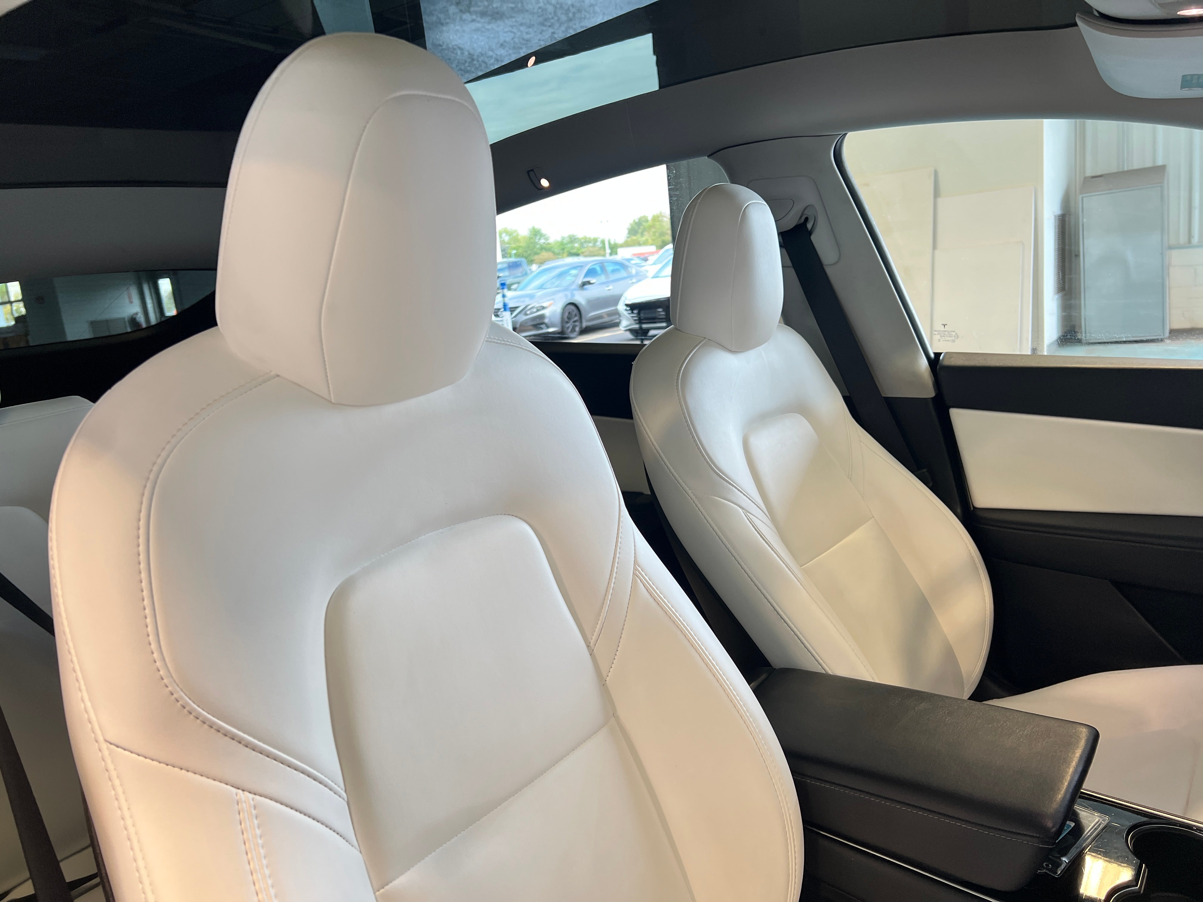 Used 2021 Tesla Model Y Long Range with VIN 5YJYGDEE6MF064481 for sale in Oak Creek, WI