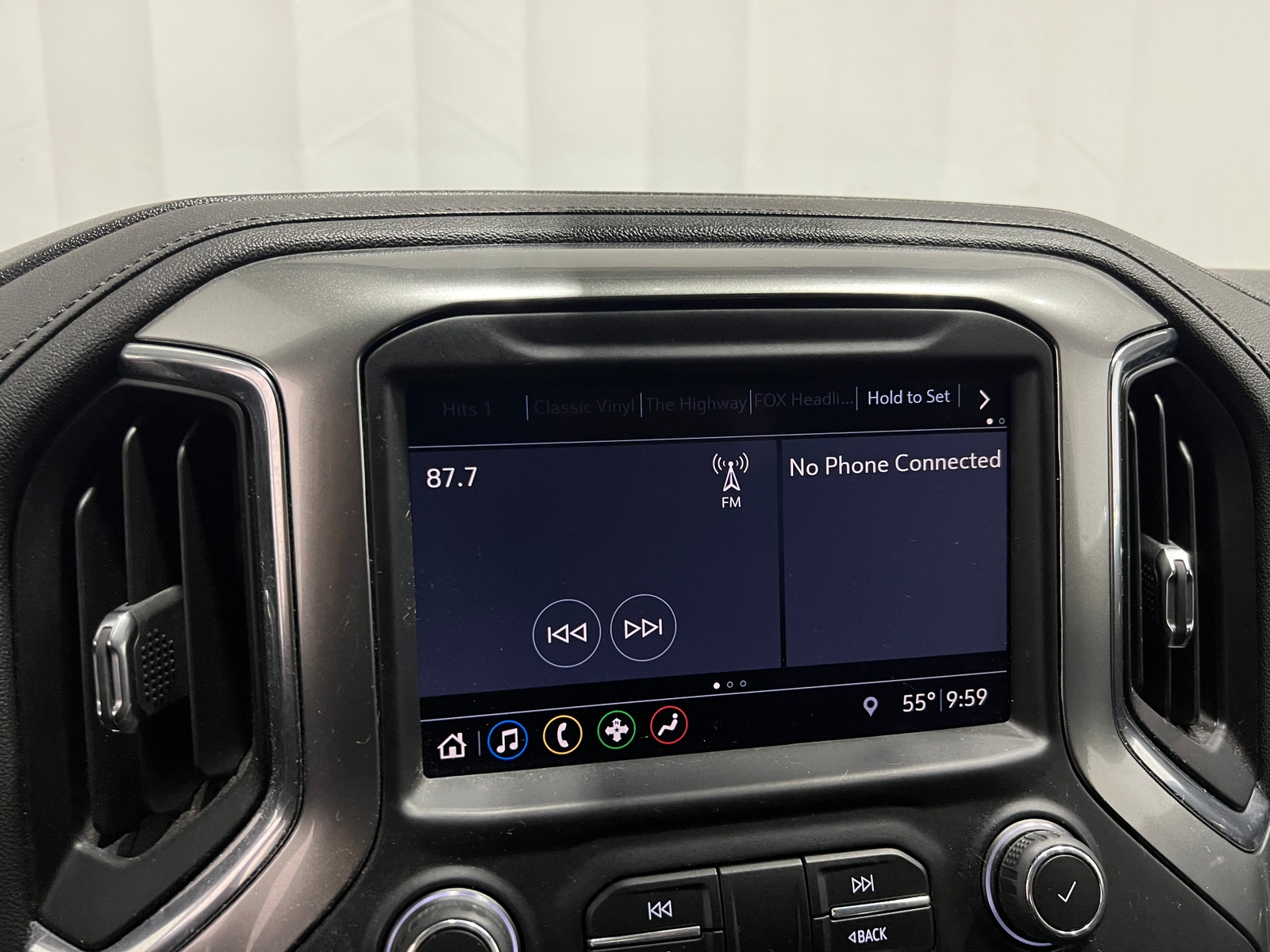 Thumbnail: 2019 Chevrolet Silverado 1500 - 3