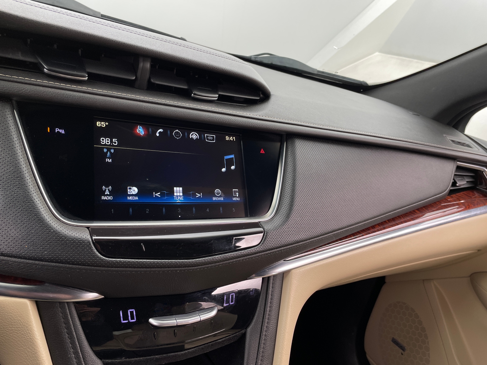 Thumbnail: 2018 Cadillac XT5 - 3