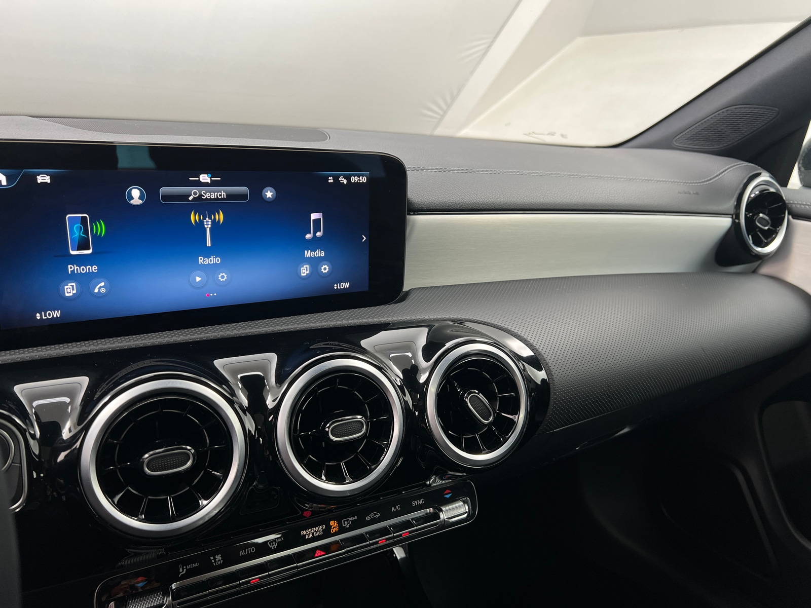 Thumbnail: 2025 Mercedes-Benz CLA - 4