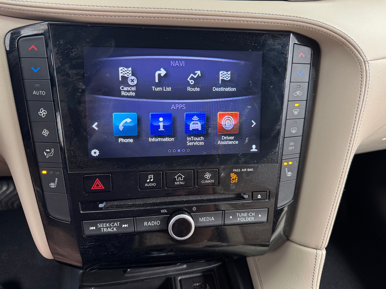 Thumbnail: 2019 INFINITI QX50 - 3