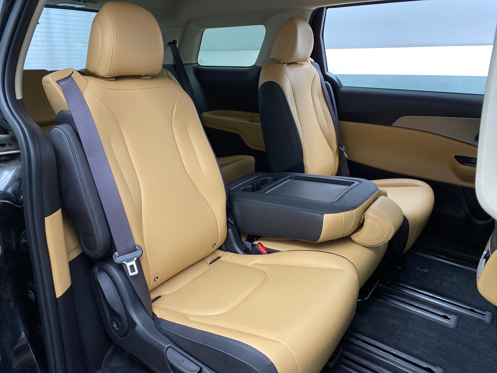 Thumbnail: 2022 Kia Carnival - 6