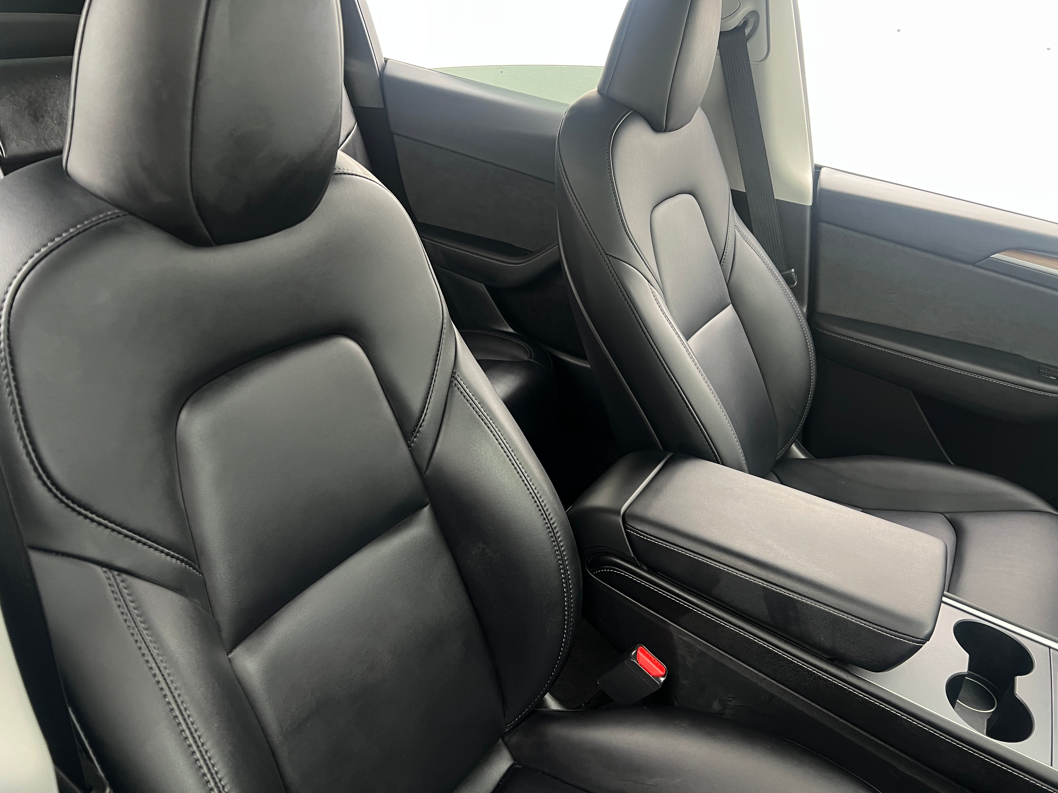 Used 2023 Tesla Model Y Long Range with VIN 7SAYGDEE8PF710515 for sale in Oak Creek, WI