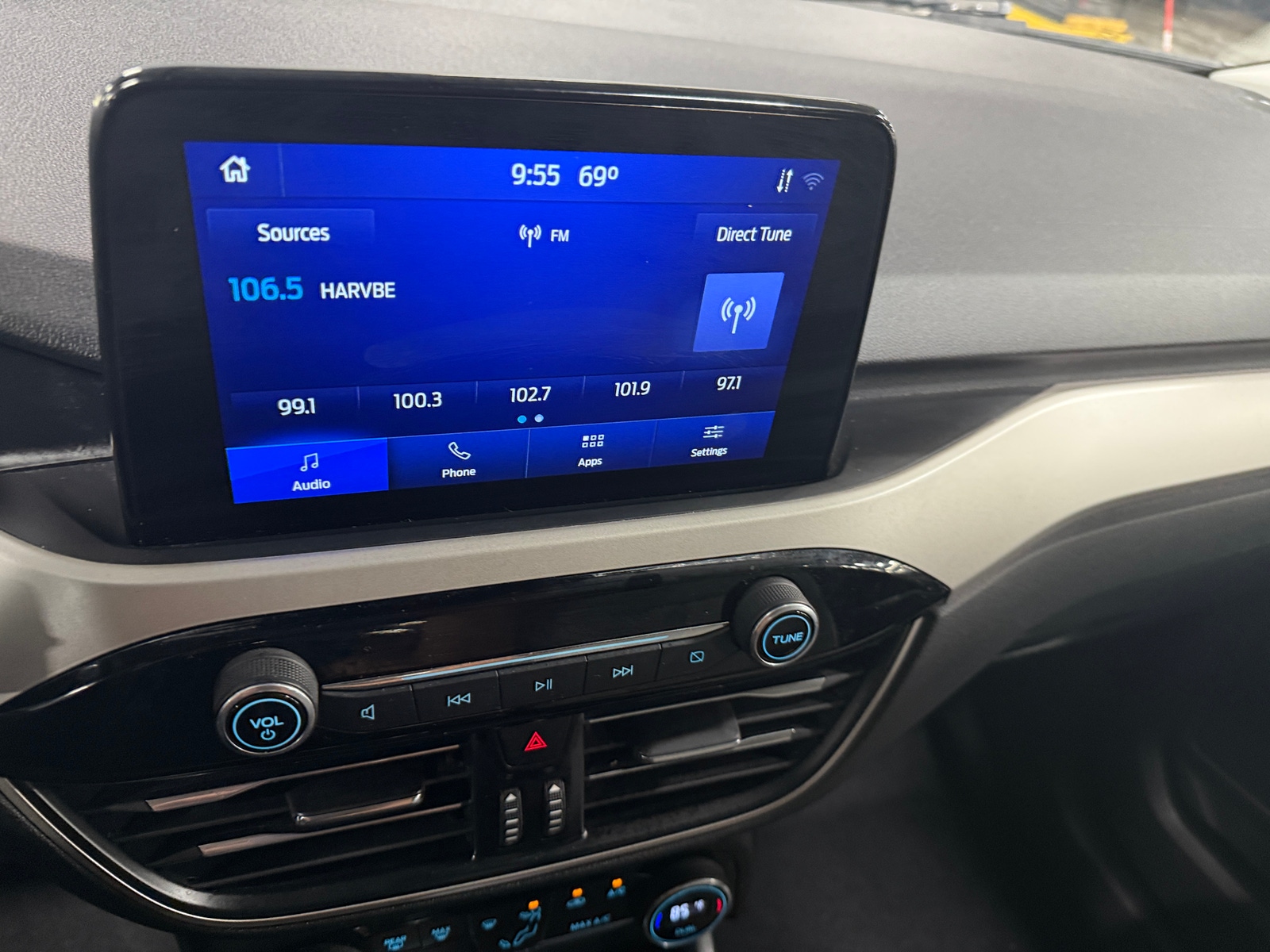 Thumbnail: 2021 Ford Escape - 4