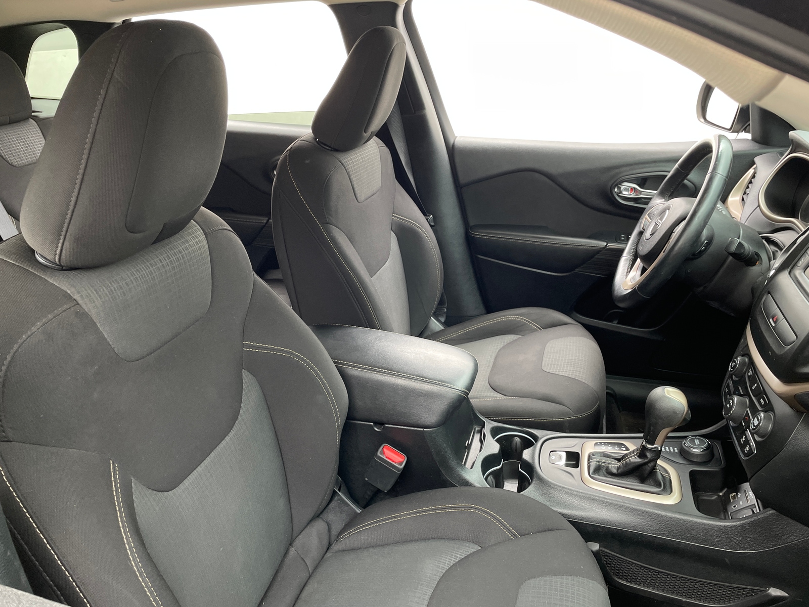 Thumbnail: 2016 Jeep Cherokee - 2