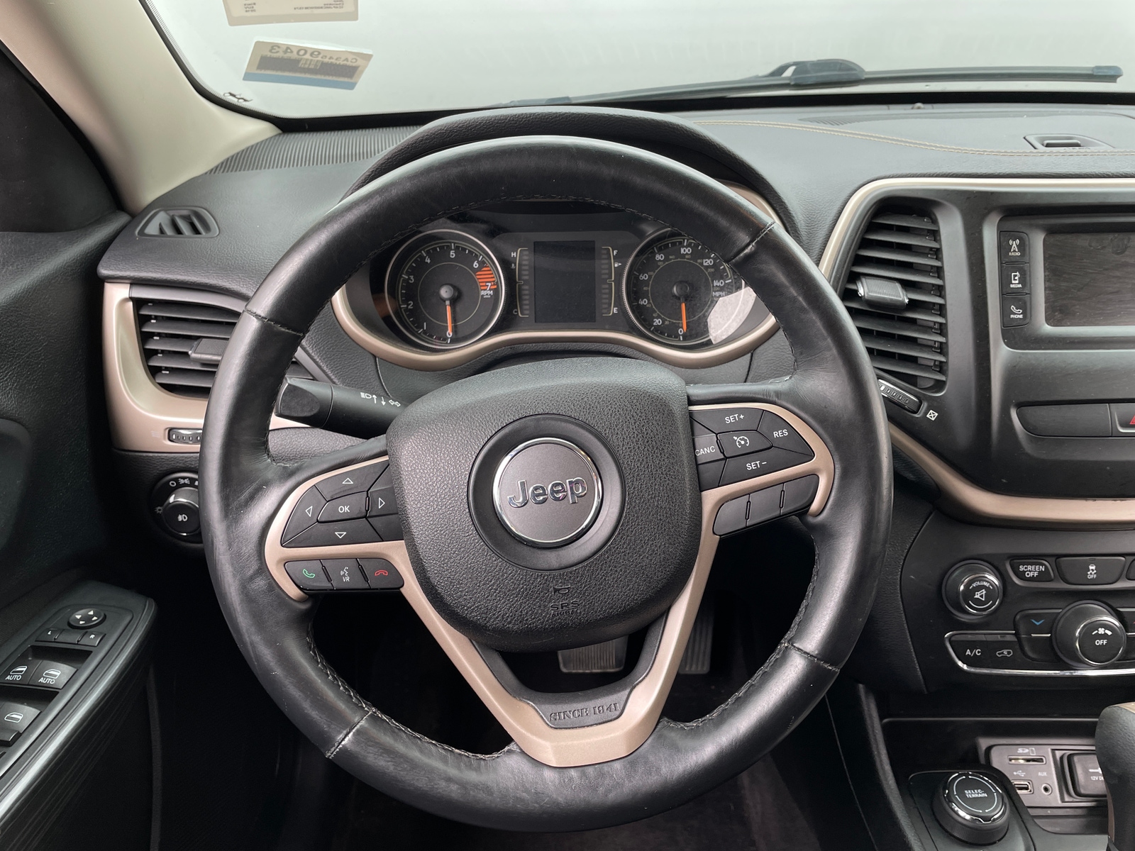 Thumbnail: 2016 Jeep Cherokee - 5