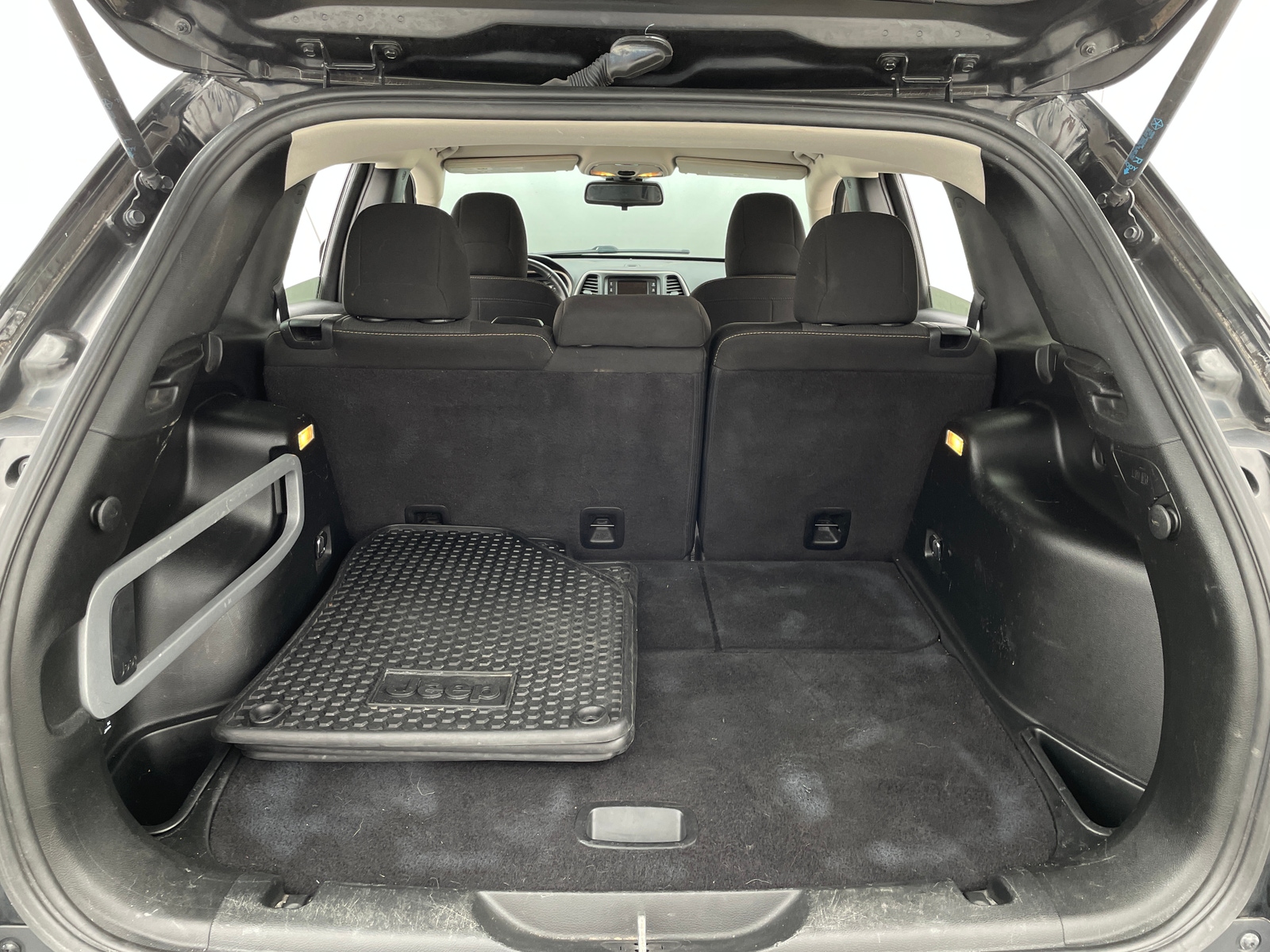 Thumbnail: 2016 Jeep Cherokee - 7