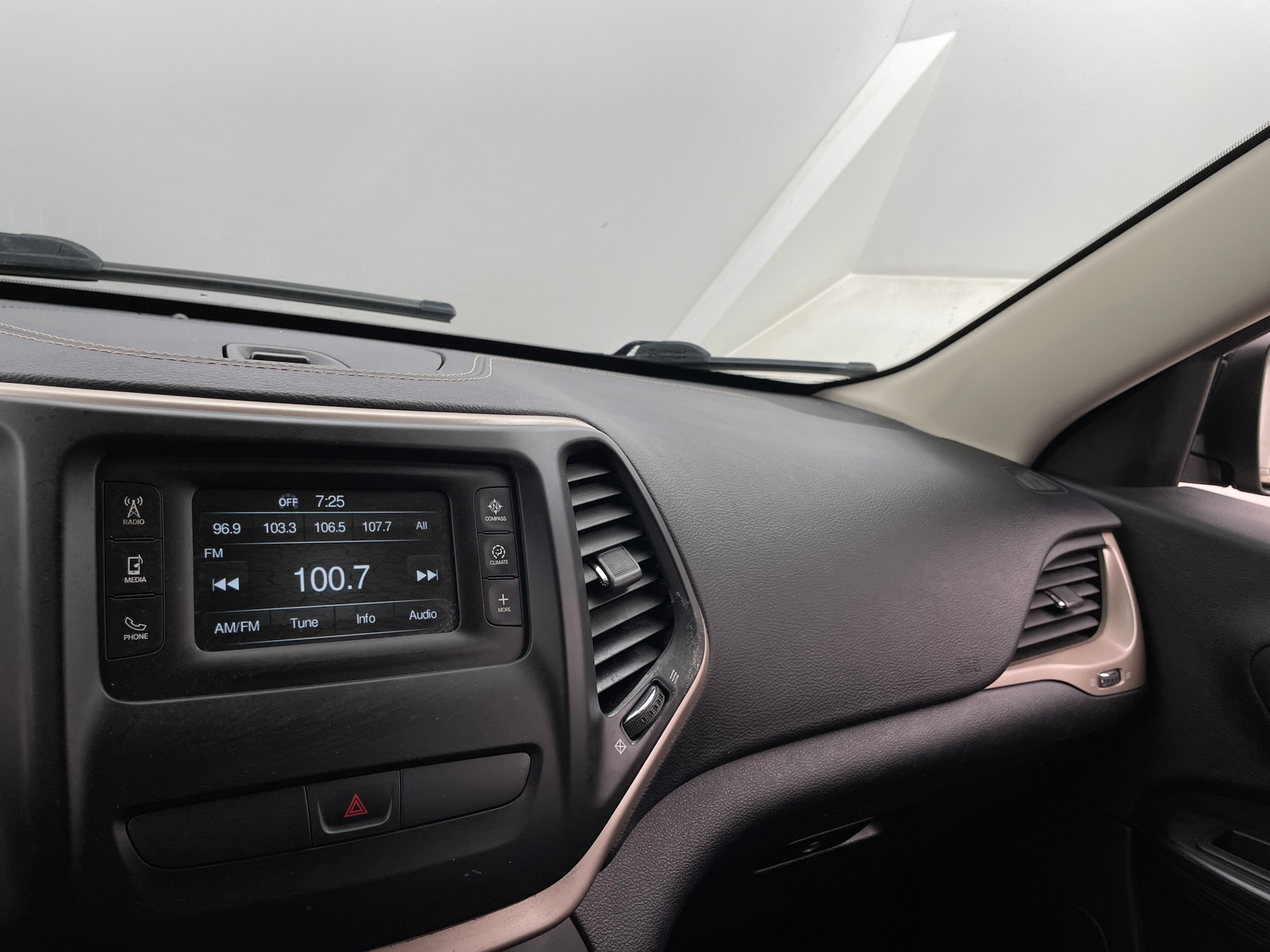 Thumbnail: 2016 Jeep Cherokee - 4