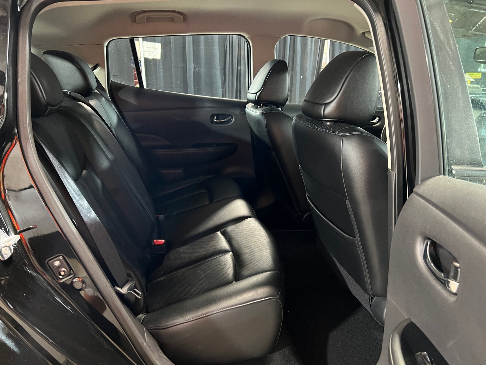 Thumbnail: 2017 Nissan Leaf - 5