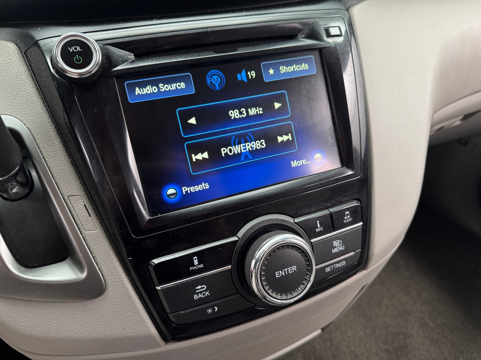 Thumbnail: 2015 Honda Odyssey - 4