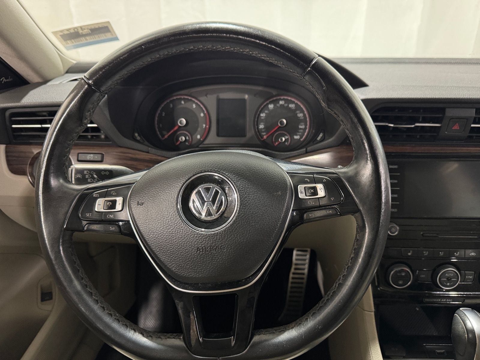 Thumbnail: 2020 Volkswagen Passat - 4