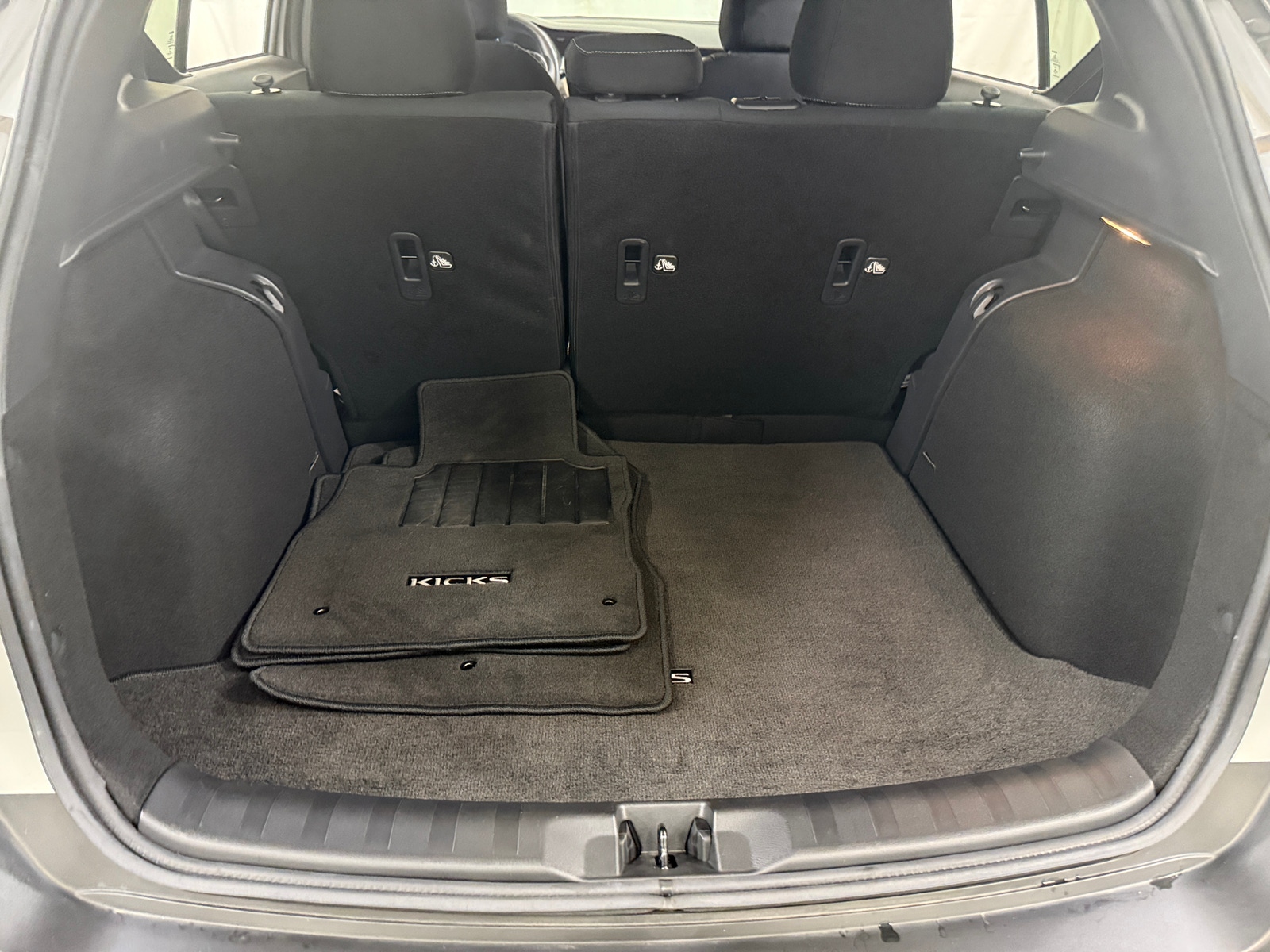 Thumbnail: 2019 Nissan Kicks - 6