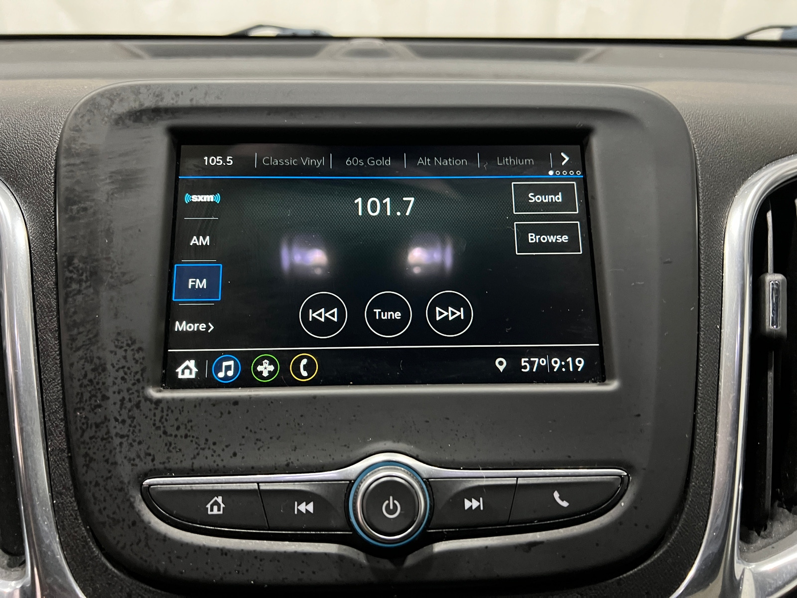 Thumbnail: 2019 Chevrolet Equinox - 4
