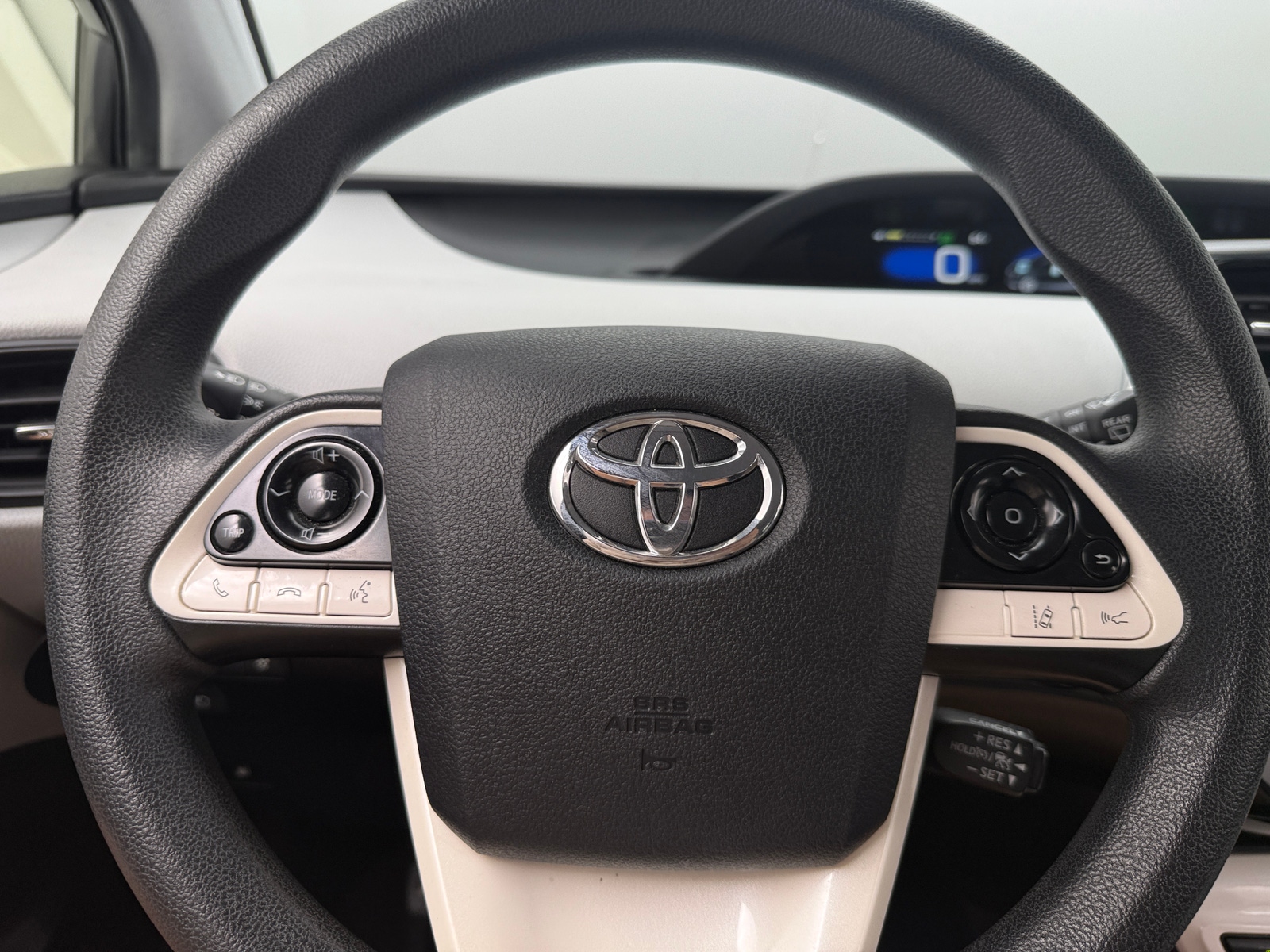 Thumbnail: 2018 Toyota Prius - 5