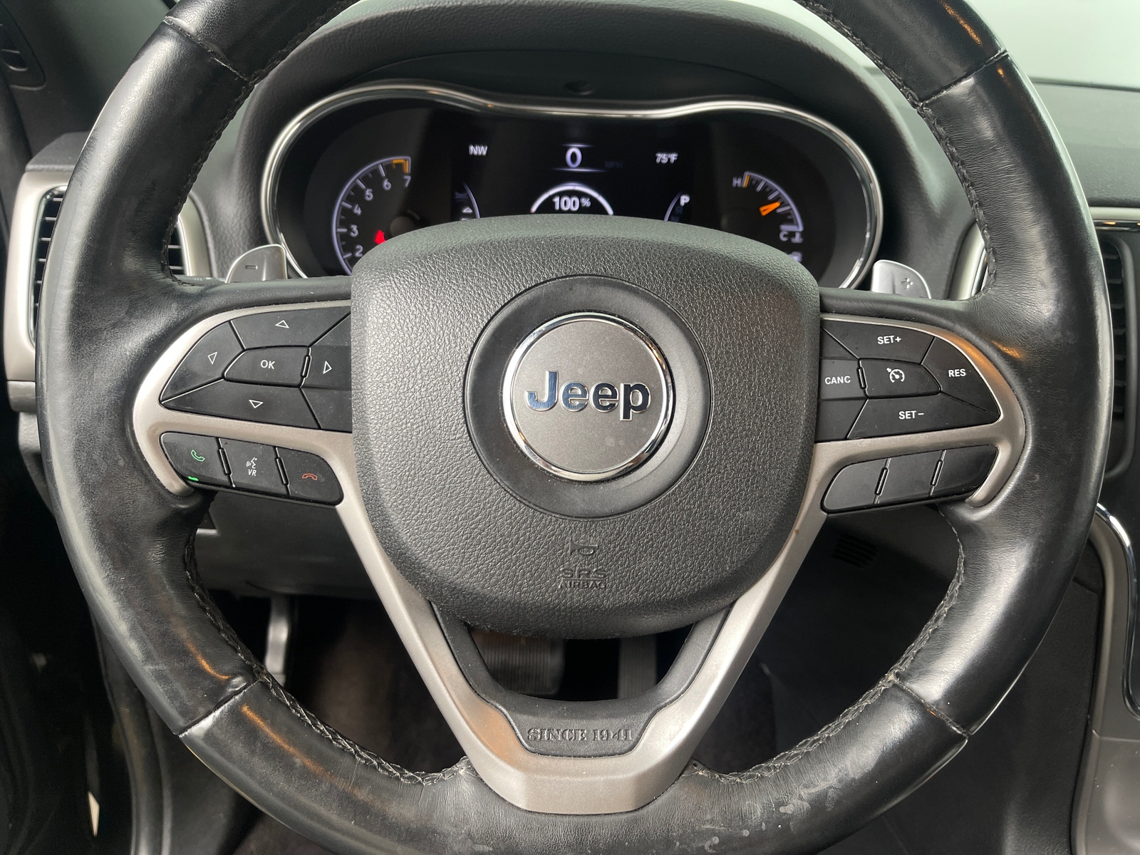 Thumbnail: 2017 Jeep Grand Cherokee - 5