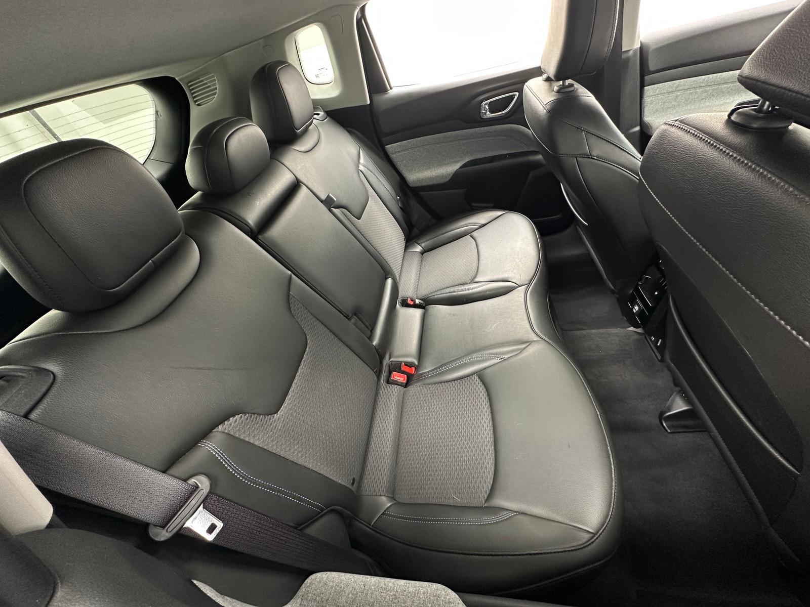 Thumbnail: 2022 Jeep Compass - 6
