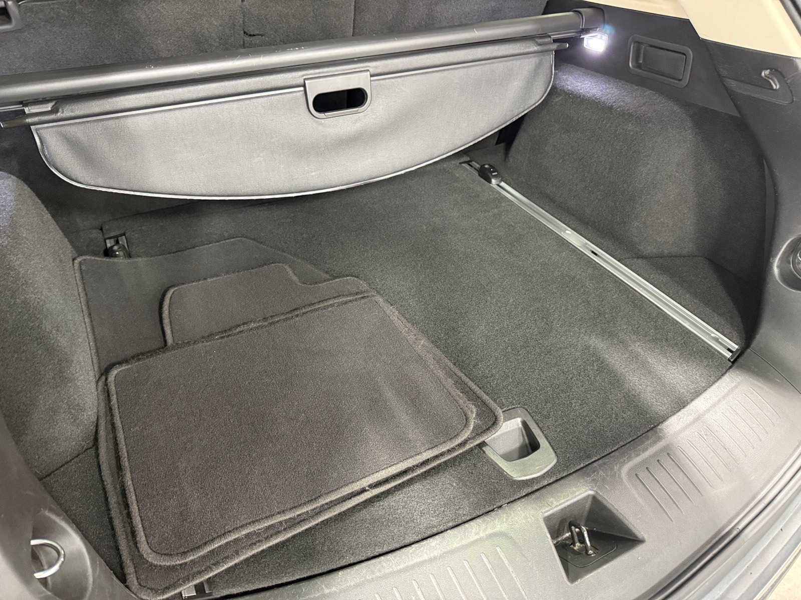 Thumbnail: 2017 Cadillac XT5 - 6