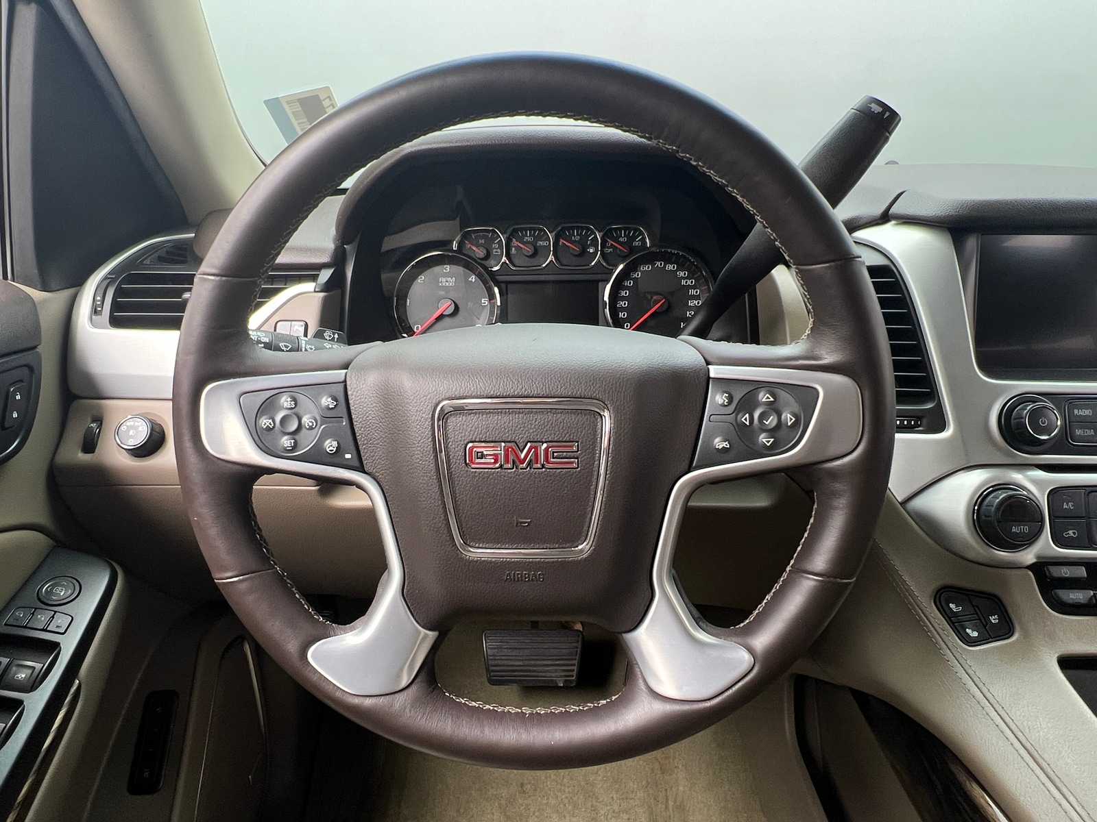 Thumbnail: 2016 GMC Yukon XL - 4