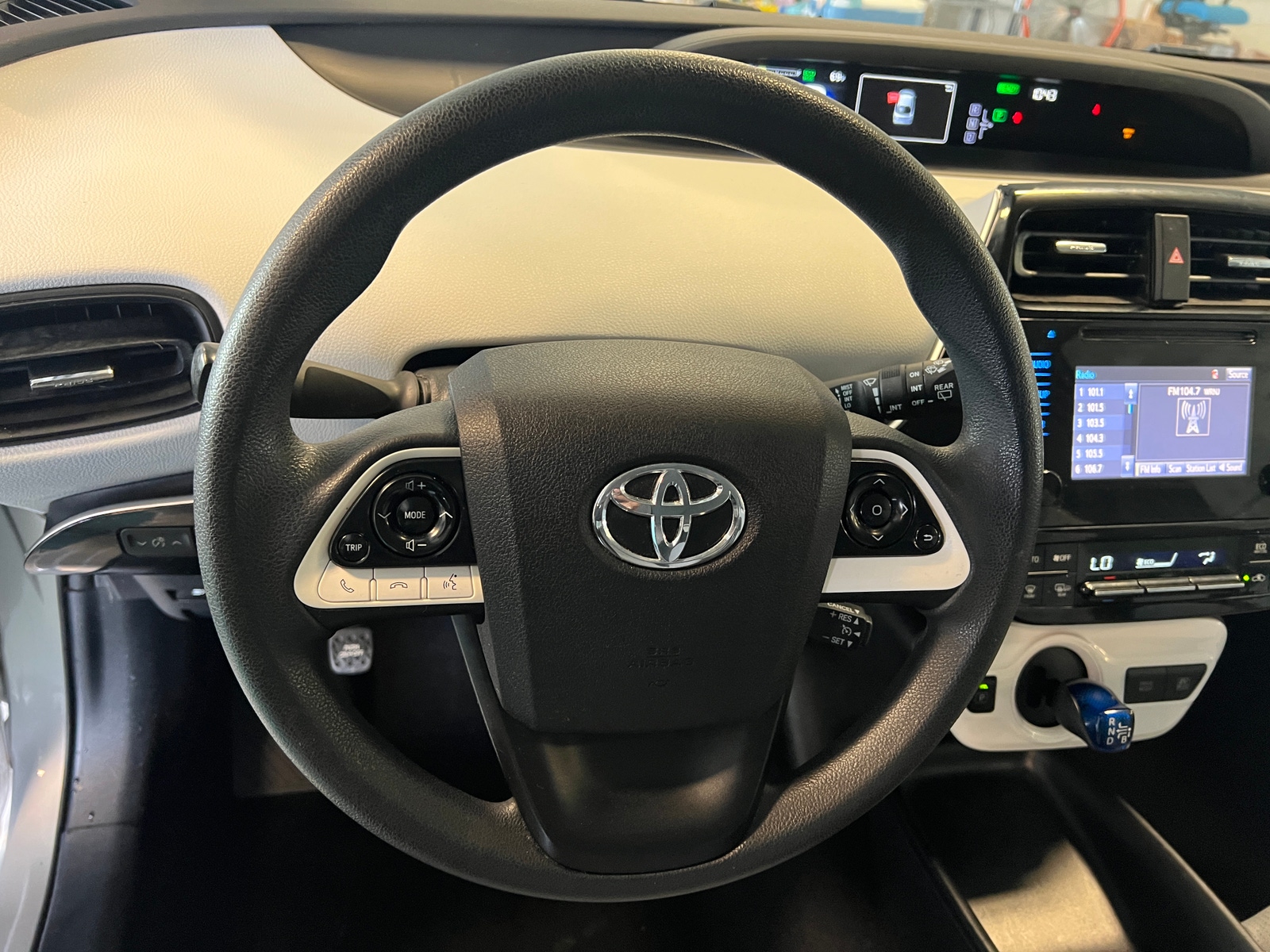 Thumbnail: 2016 Toyota Prius - 5