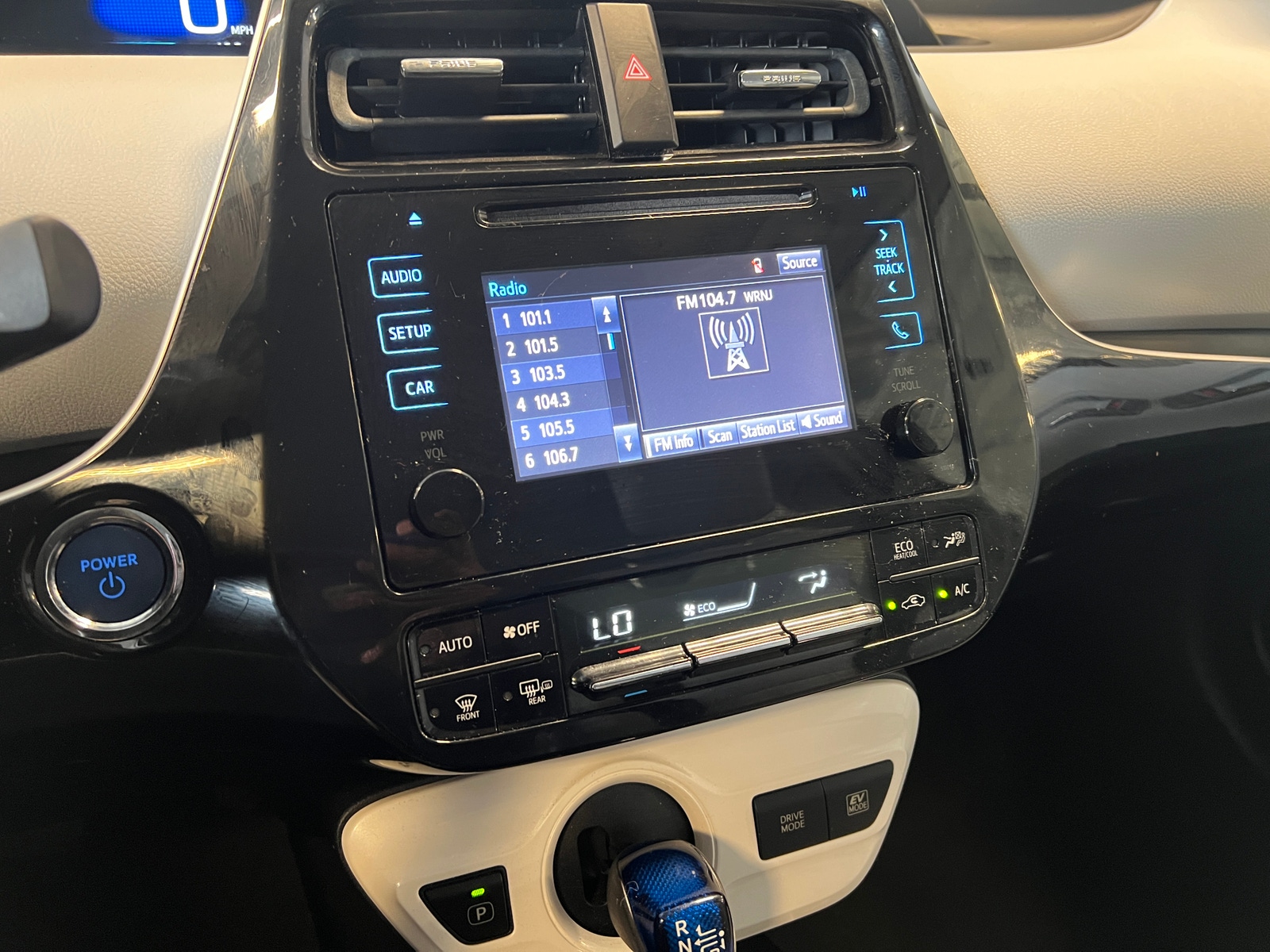 Thumbnail: 2016 Toyota Prius - 4