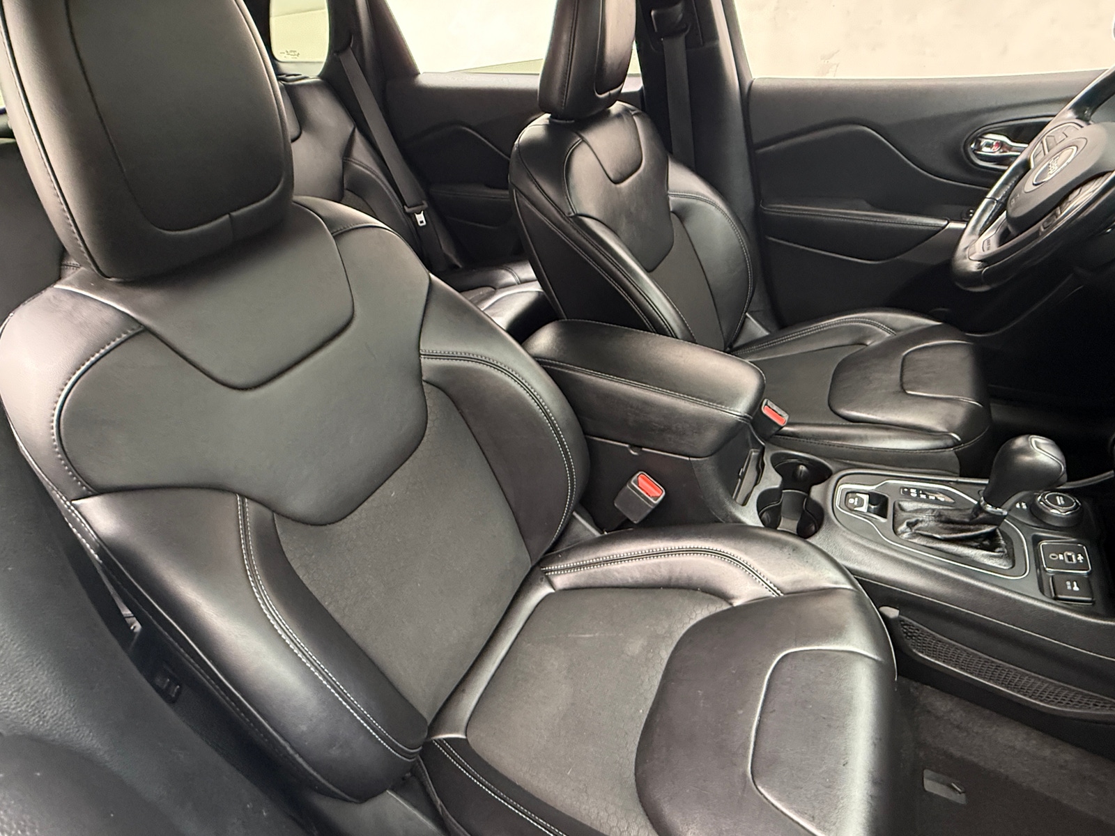 Thumbnail: 2020 Jeep Cherokee - 2