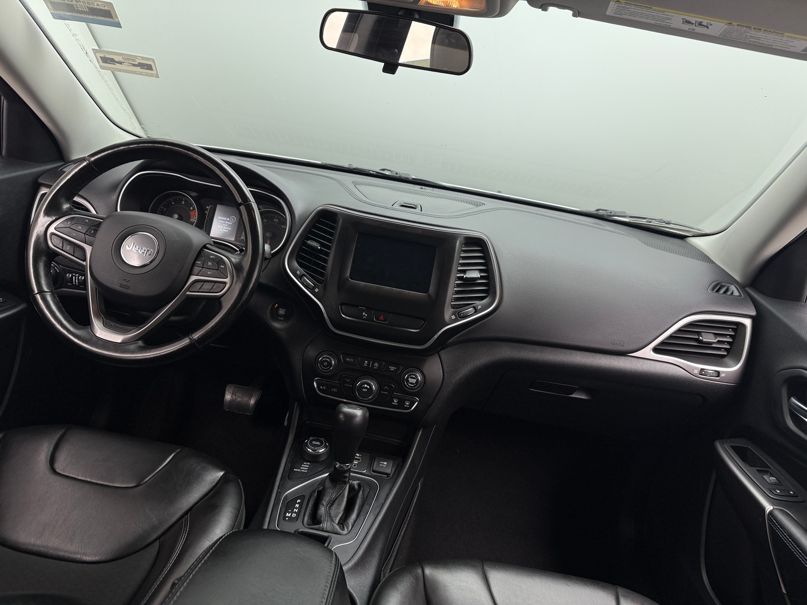 Thumbnail: 2020 Jeep Cherokee - 3