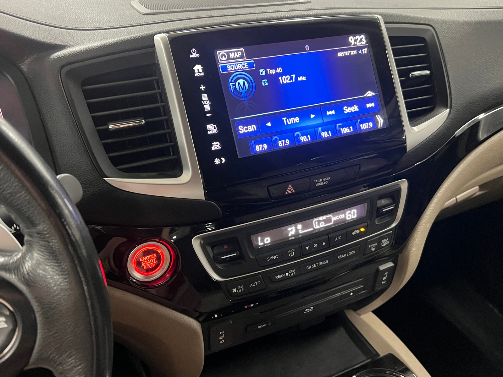 Thumbnail: 2017 Honda Pilot - 3