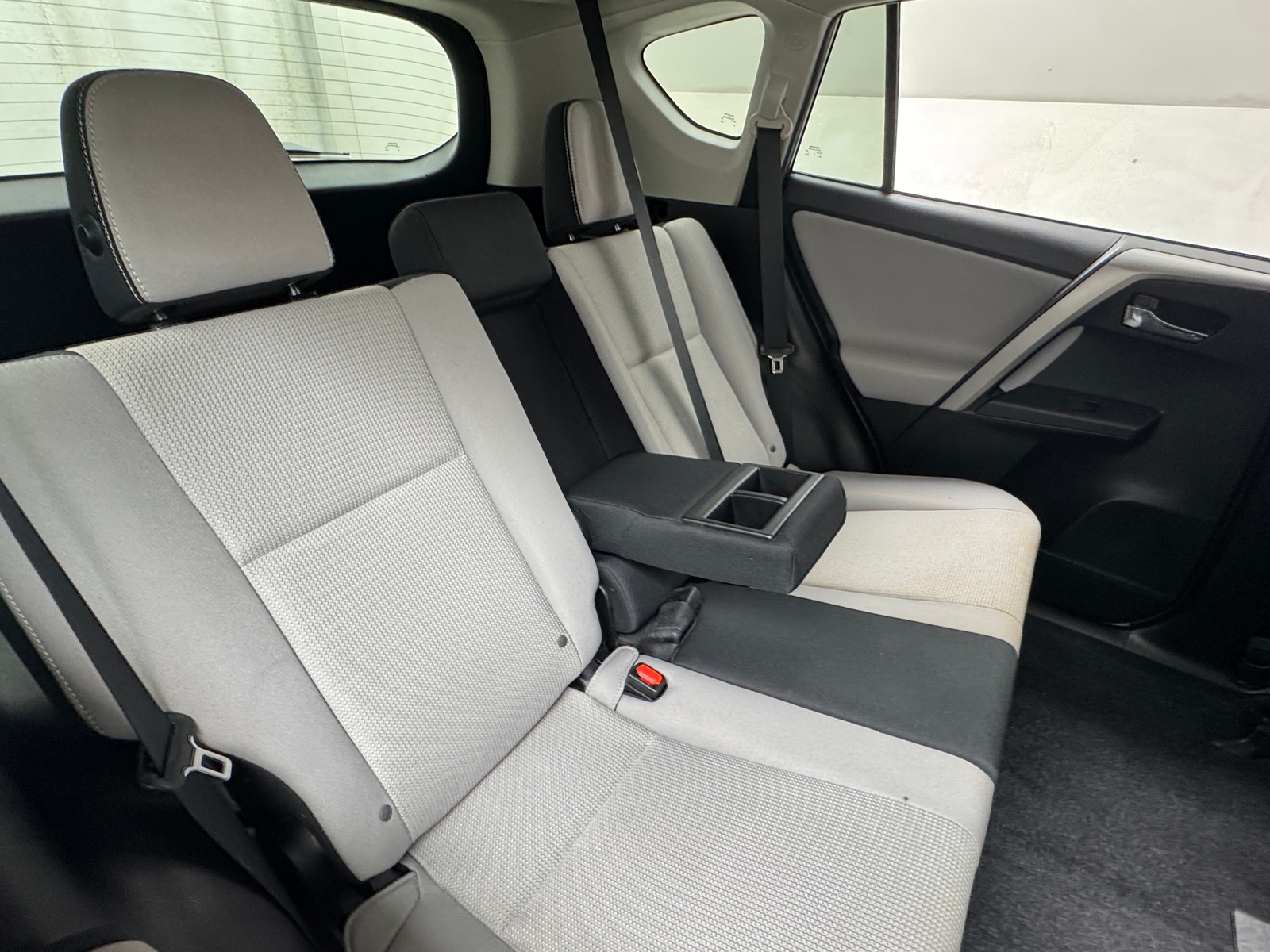 Thumbnail: 2017 Toyota RAV4 - 6