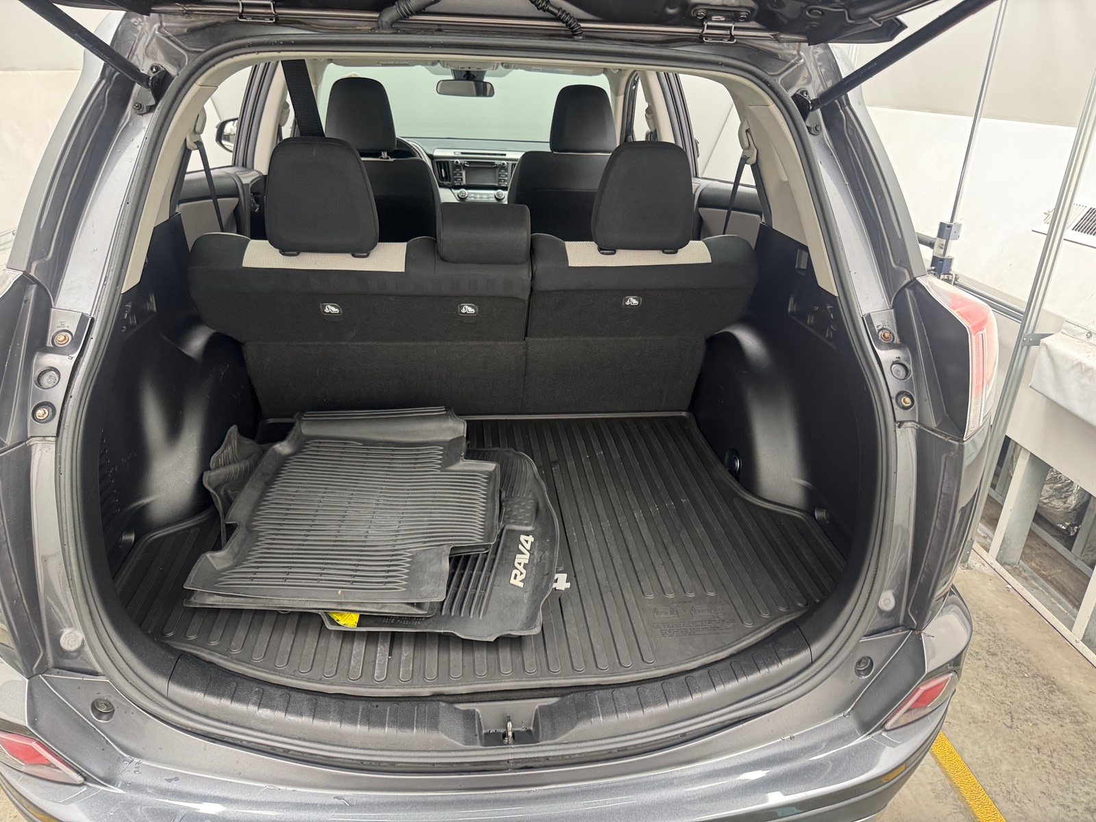Thumbnail: 2017 Toyota RAV4 - 7