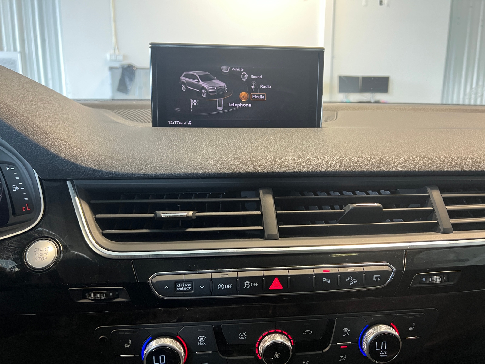 Thumbnail: 2019 Audi Q7 - 3