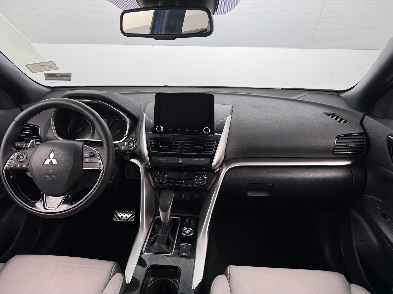 Thumbnail: 2023 Mitsubishi Eclipse Cross - 2