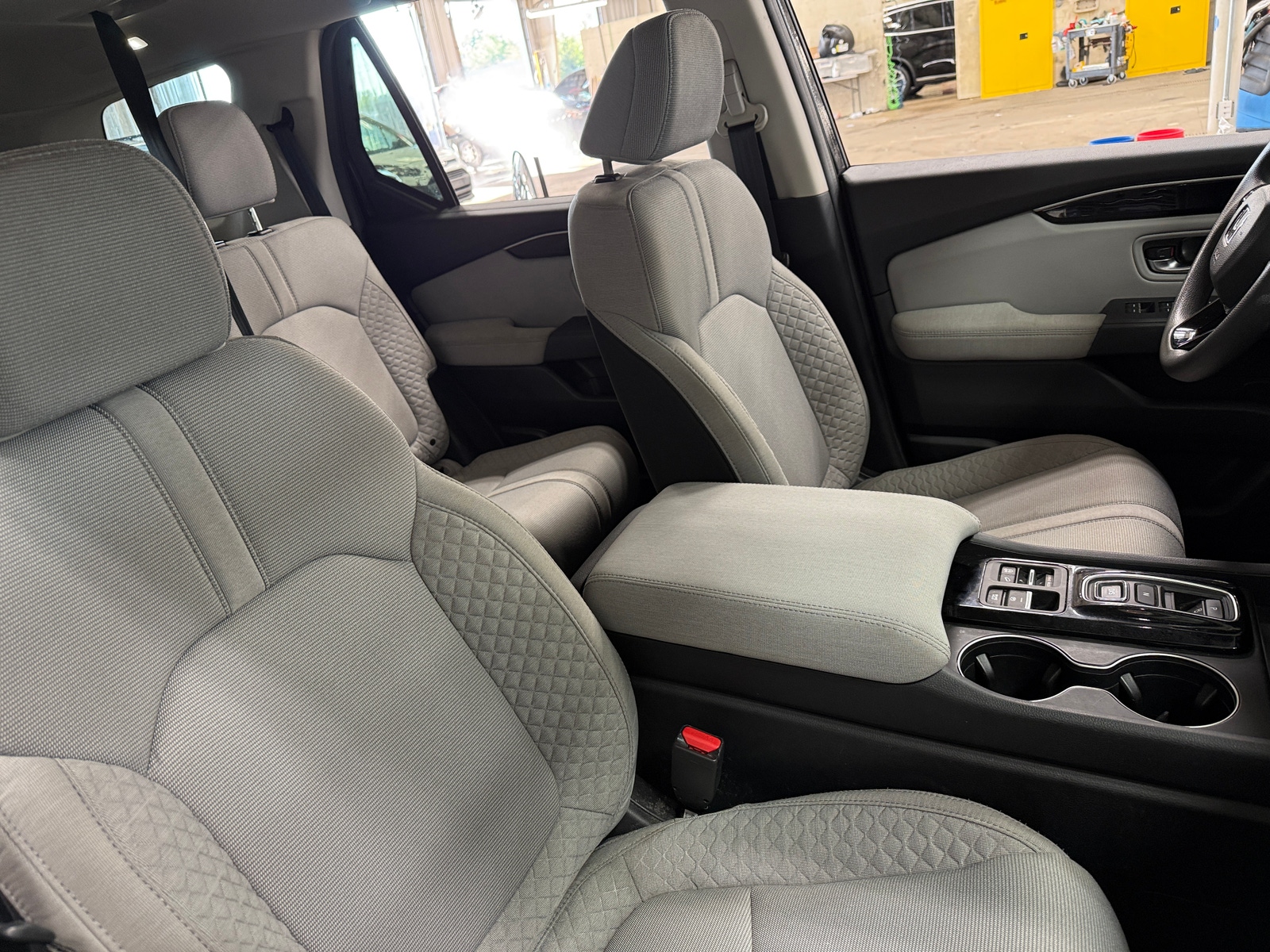 Thumbnail: 2023 Honda Pilot - 2