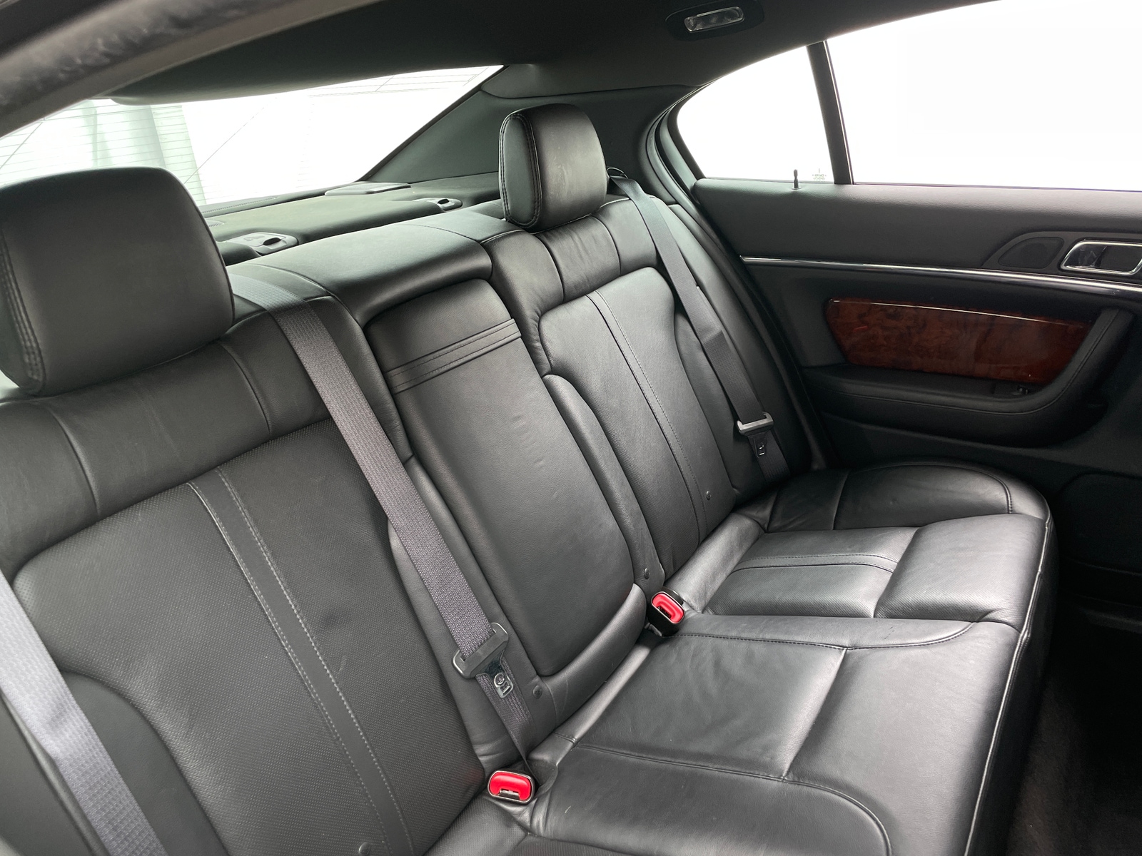 Thumbnail: 2016 Lincoln MKS - 5