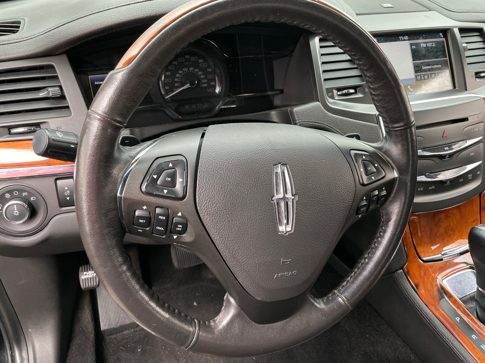 Thumbnail: 2016 Lincoln MKS - 4