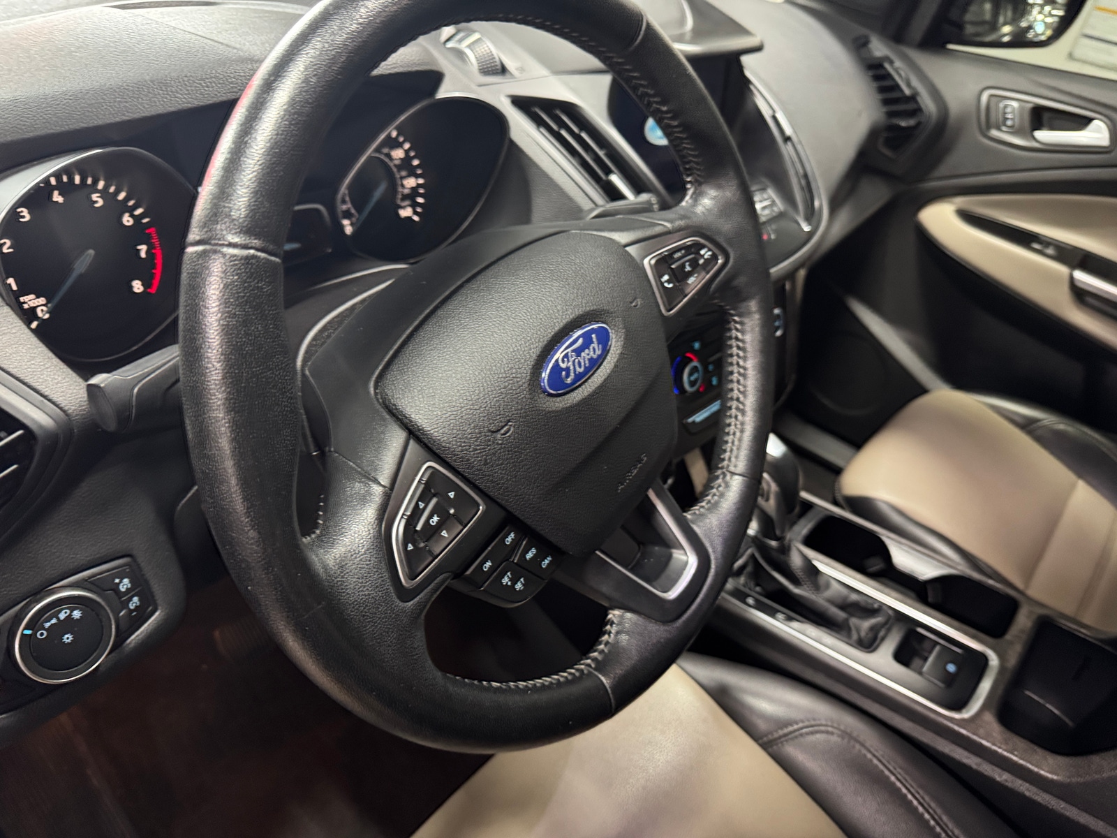 Thumbnail: 2019 Ford Escape - 4
