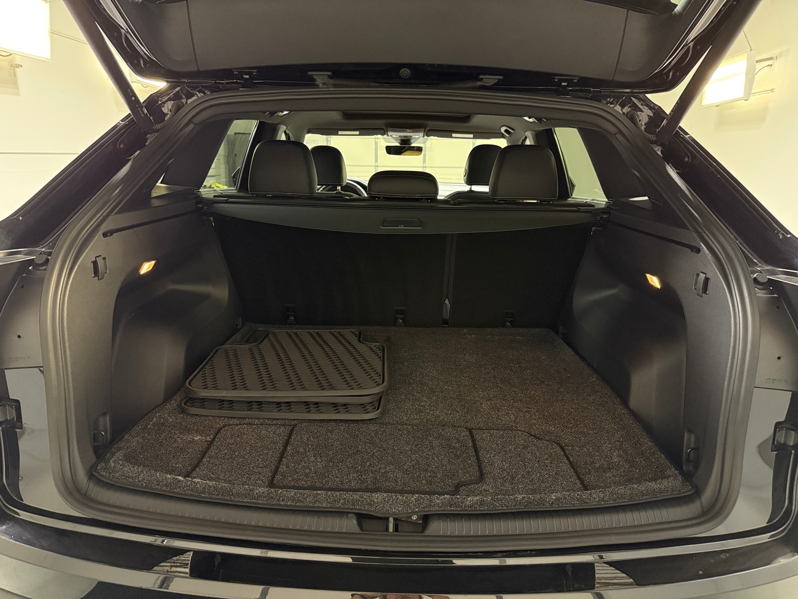 Thumbnail: 2023 Volkswagen Atlas - 6