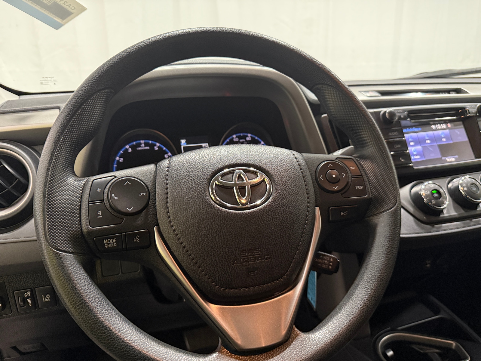 Thumbnail: 2017 Toyota RAV4 - 5