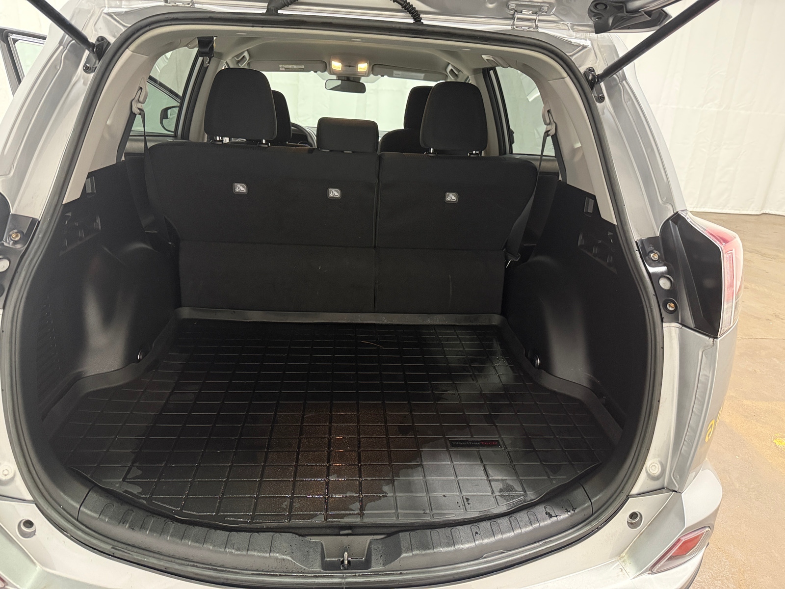 Thumbnail: 2017 Toyota RAV4 - 7