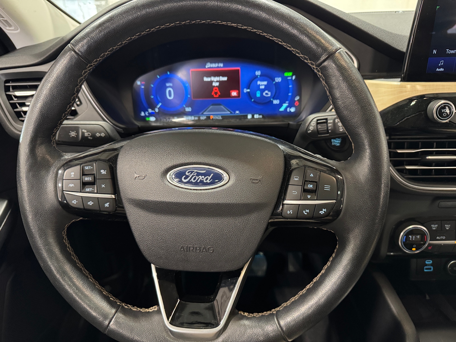 Thumbnail: 2021 Ford Escape - 4