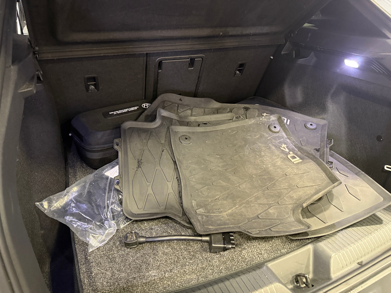 Thumbnail: 2023 Volkswagen ID.4 - 7