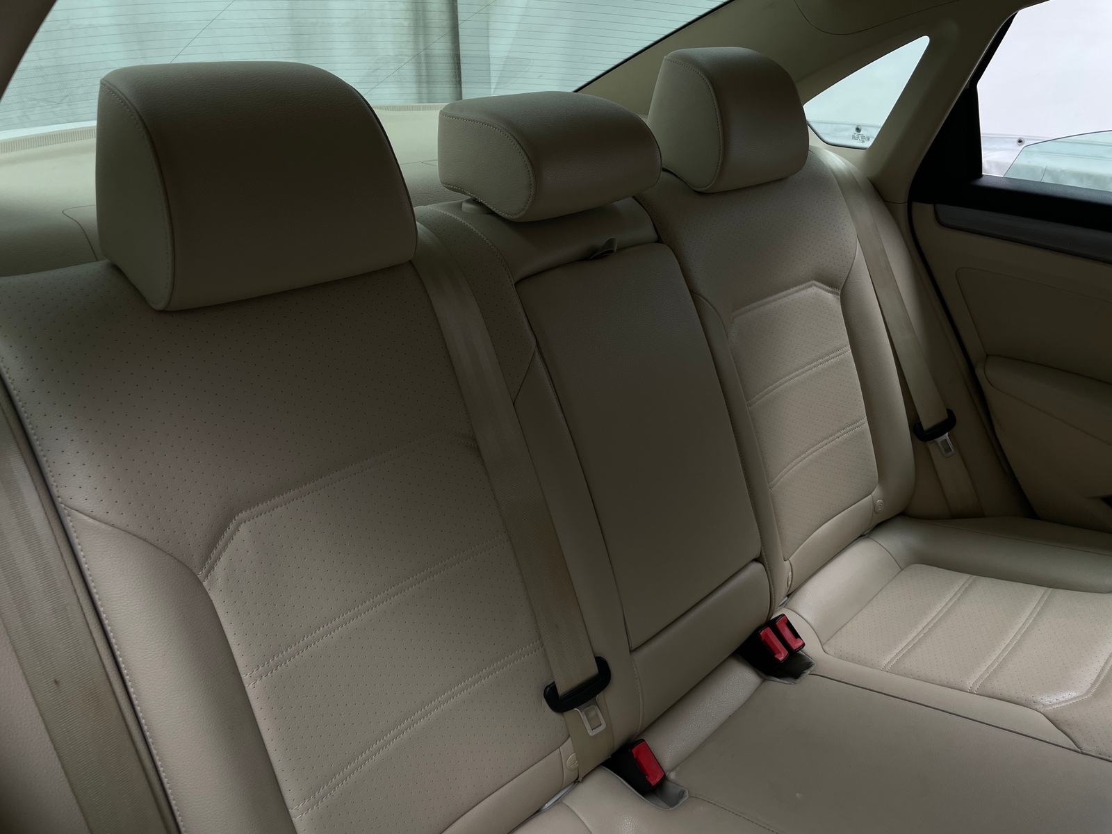 Thumbnail: 2015 Volkswagen Passat - 5