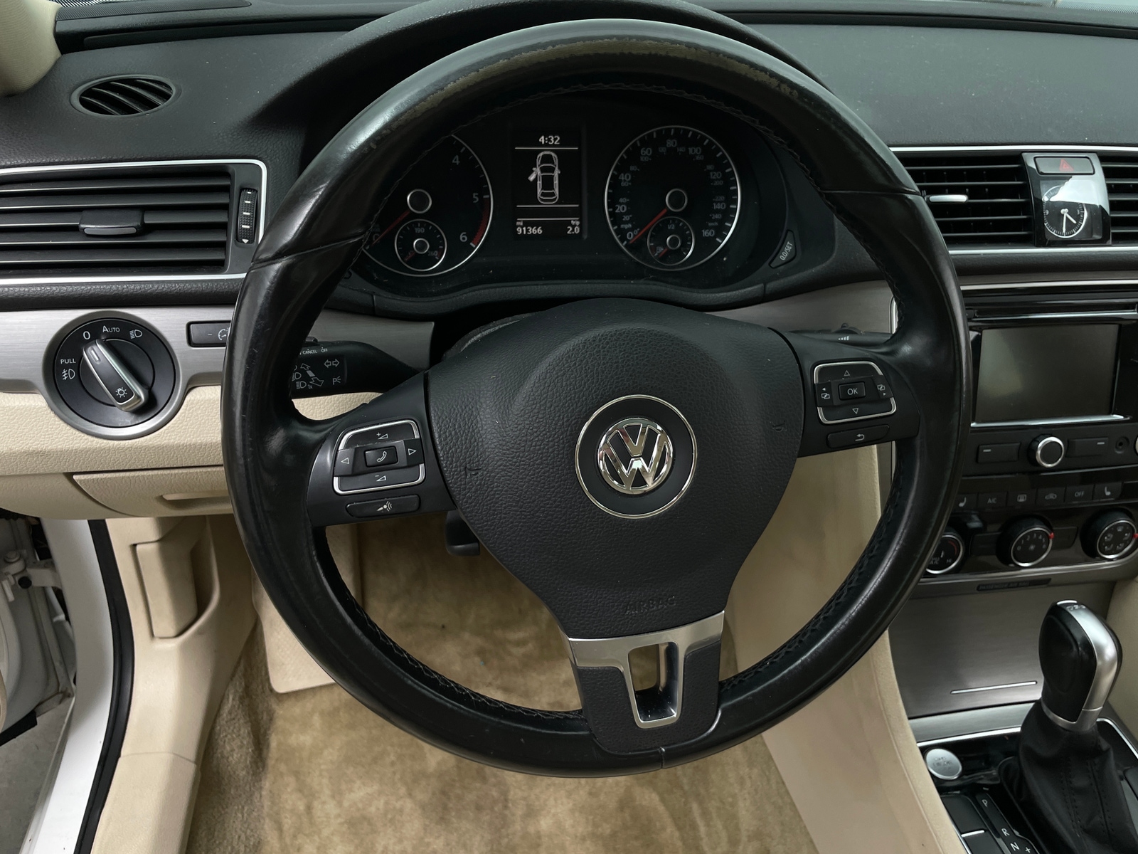 Thumbnail: 2015 Volkswagen Passat - 4