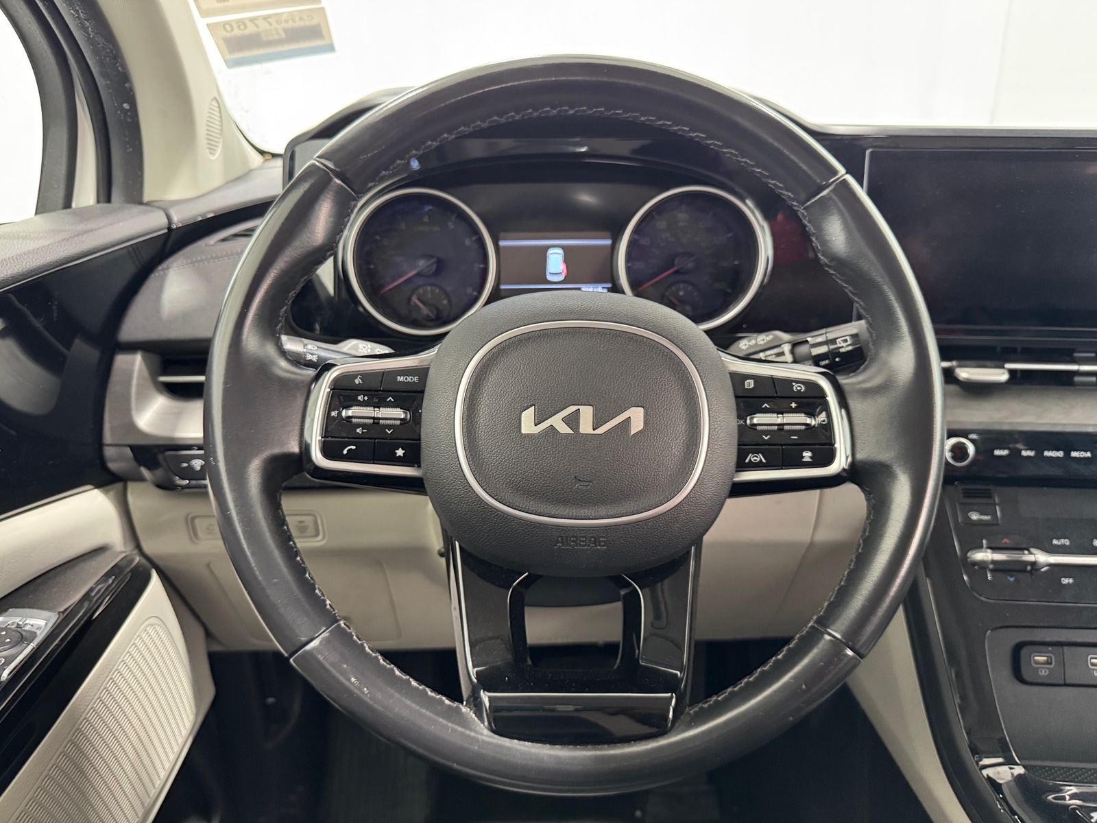 Thumbnail: 2022 Kia Carnival - 5