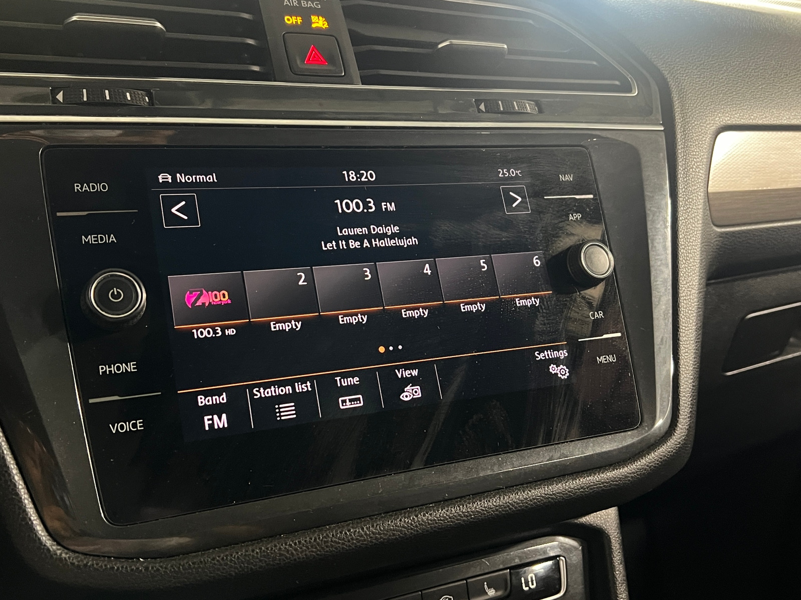 Thumbnail: 2019 Volkswagen Tiguan - 3