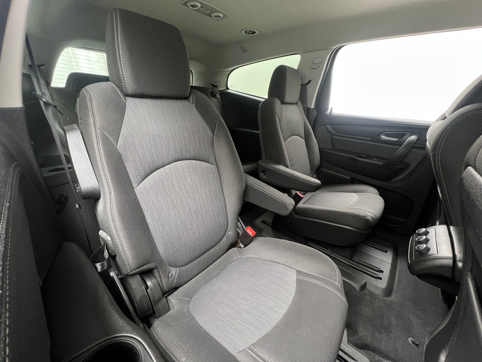 Thumbnail: 2017 Chevrolet Traverse - 6