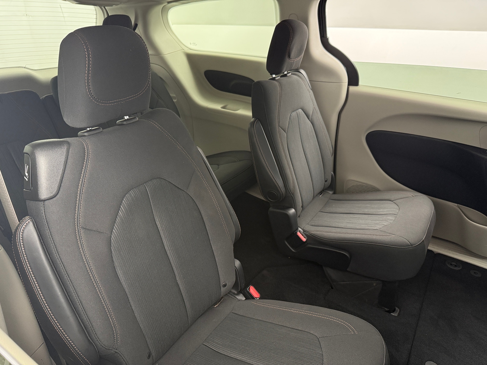 Thumbnail: 2019 Chrysler Pacifica - 6