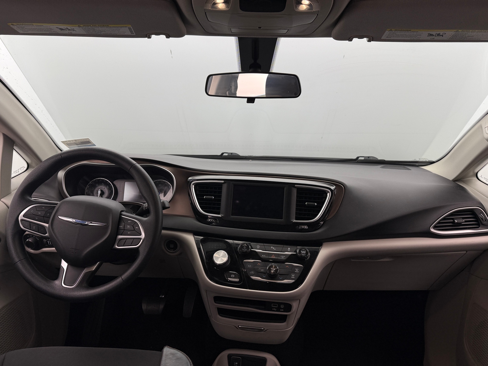 Thumbnail: 2019 Chrysler Pacifica - 3