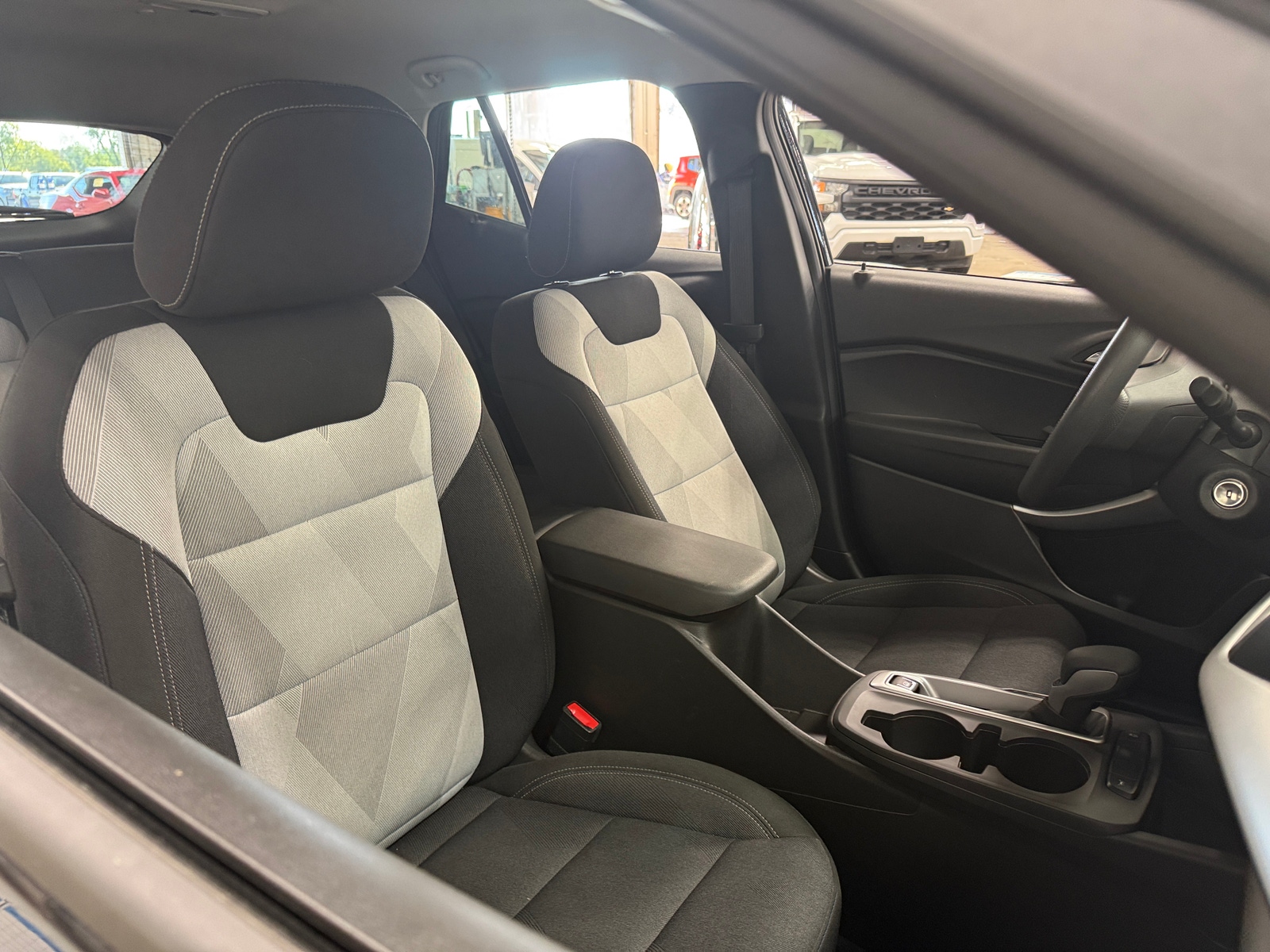 Thumbnail: 2025 Chevrolet Trax - 2
