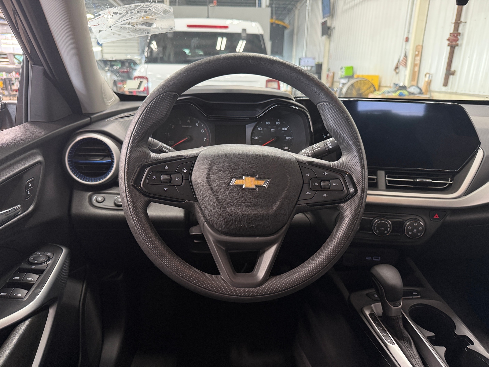 Thumbnail: 2025 Chevrolet Trax - 5