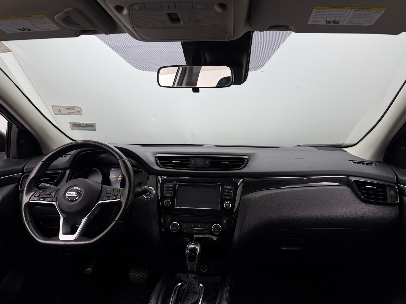 Thumbnail: 2017 Nissan Rogue Sport - 2